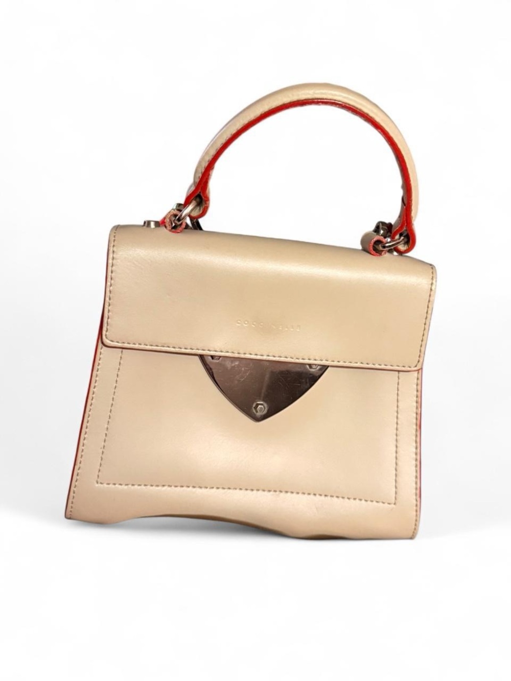 Coccinelle Elegance and sophistication in a single piece!